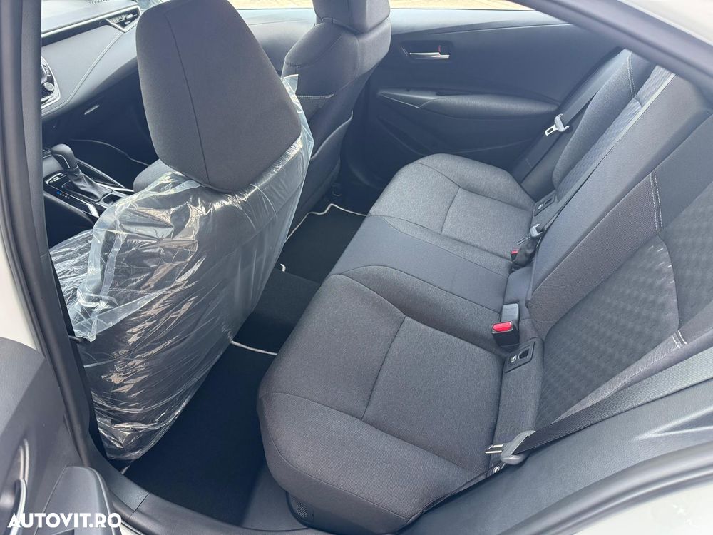 Toyota Corolla 1.8 HSD Business - 8