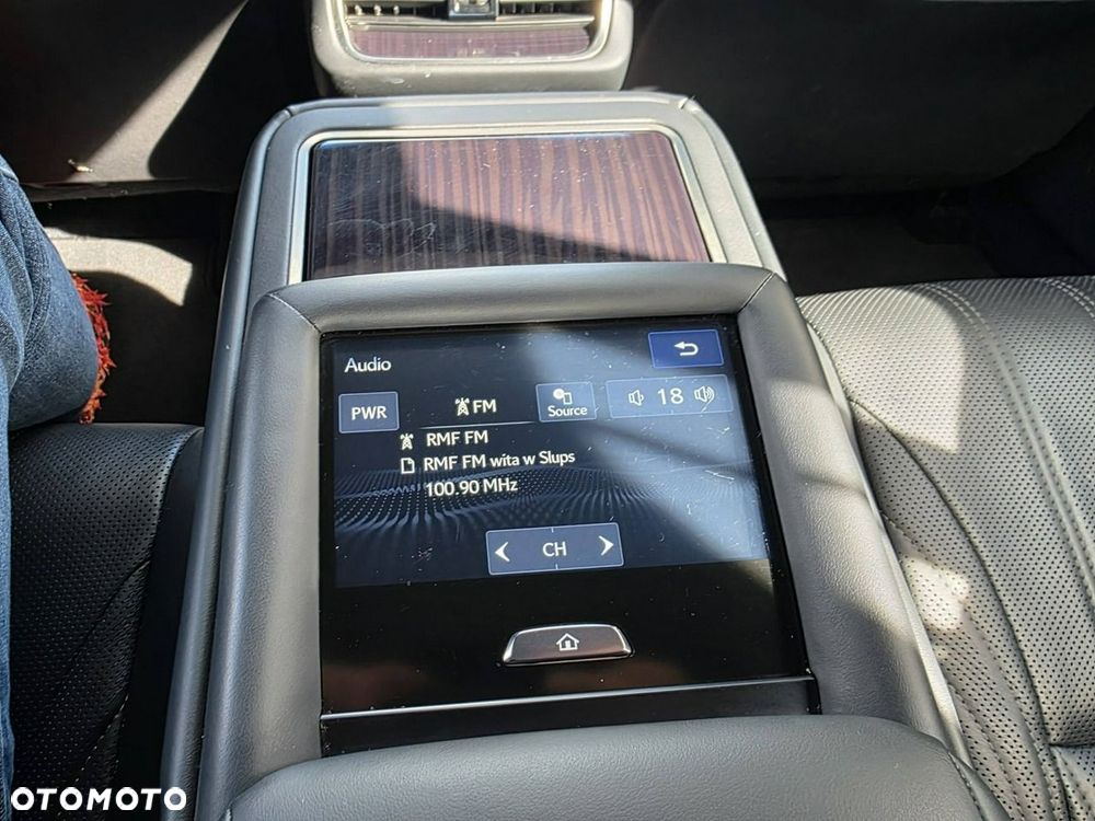 Lexus LS 500h Business Edition AWD - 32