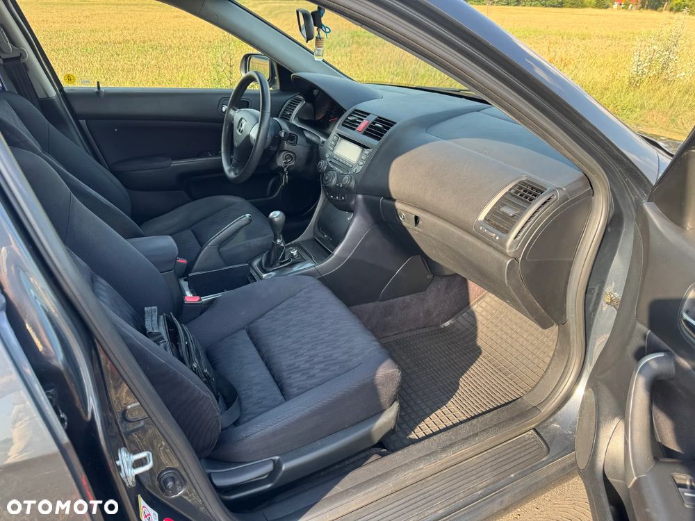 Honda Accord 2.0 Comfort - 11