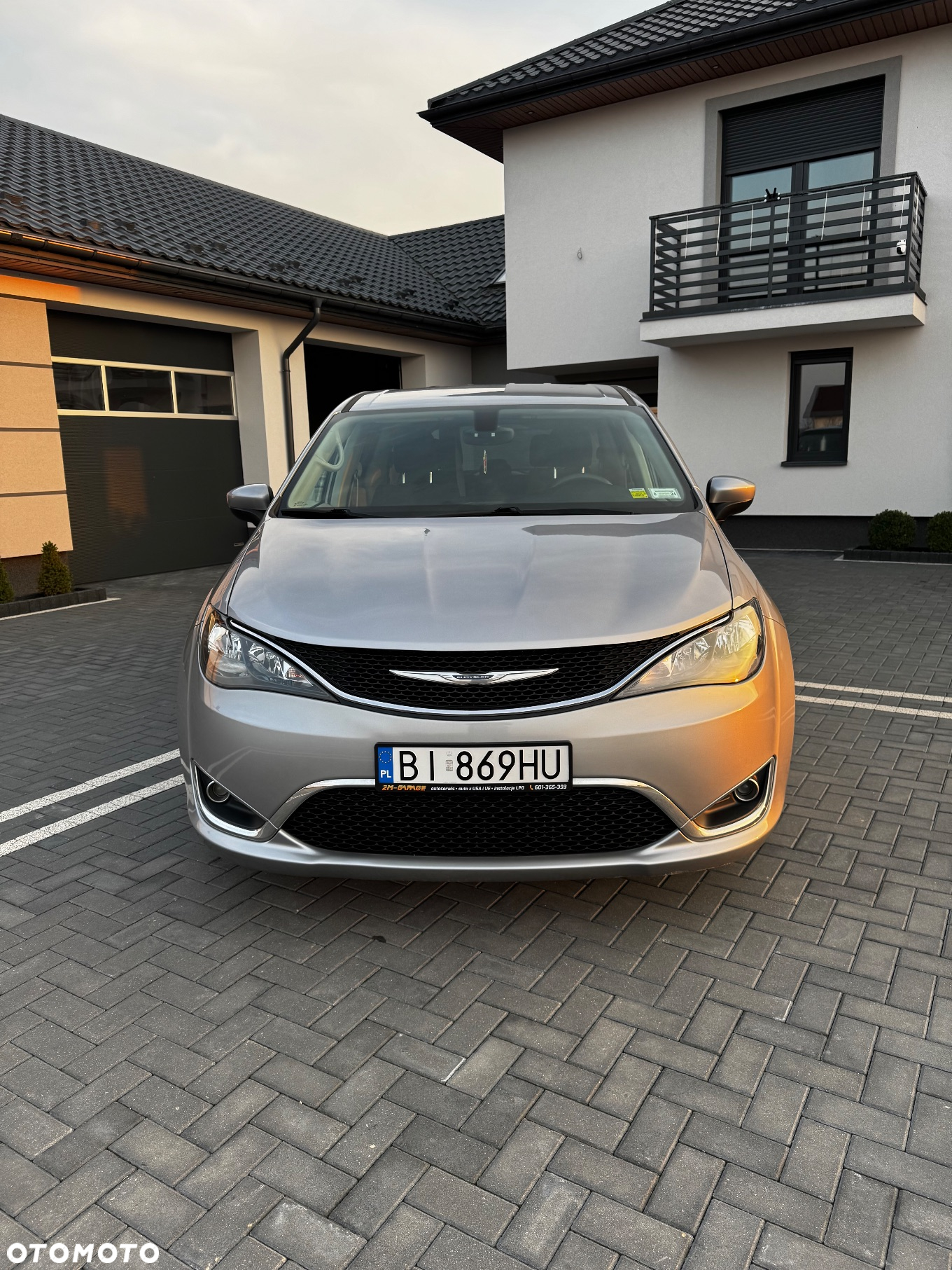 Chrysler Pacifica - 2