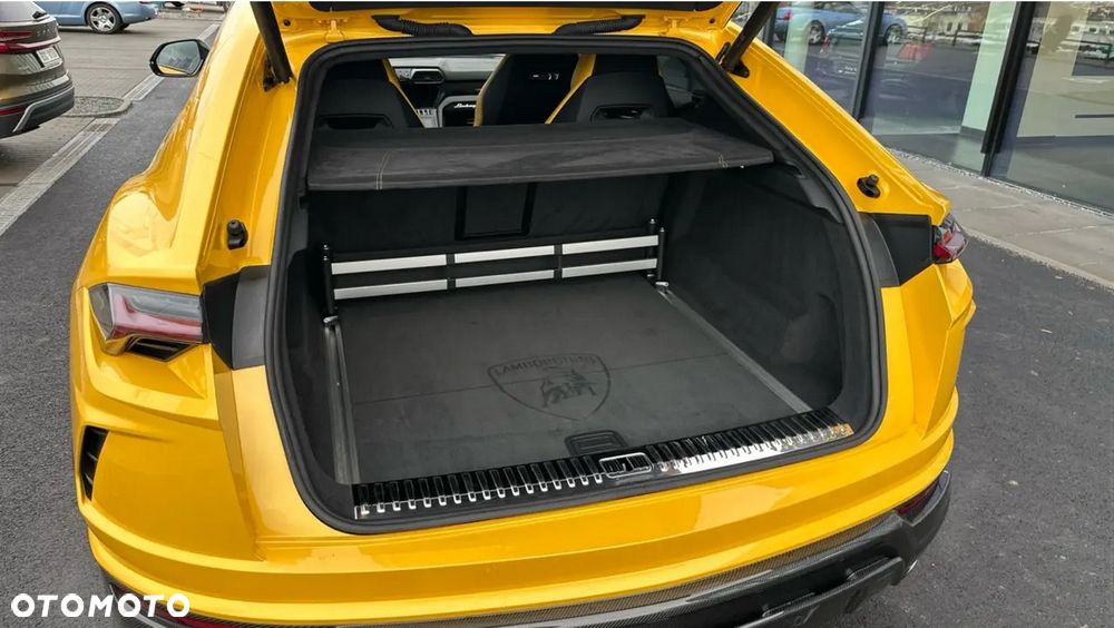 Lamborghini Urus Standard - 11