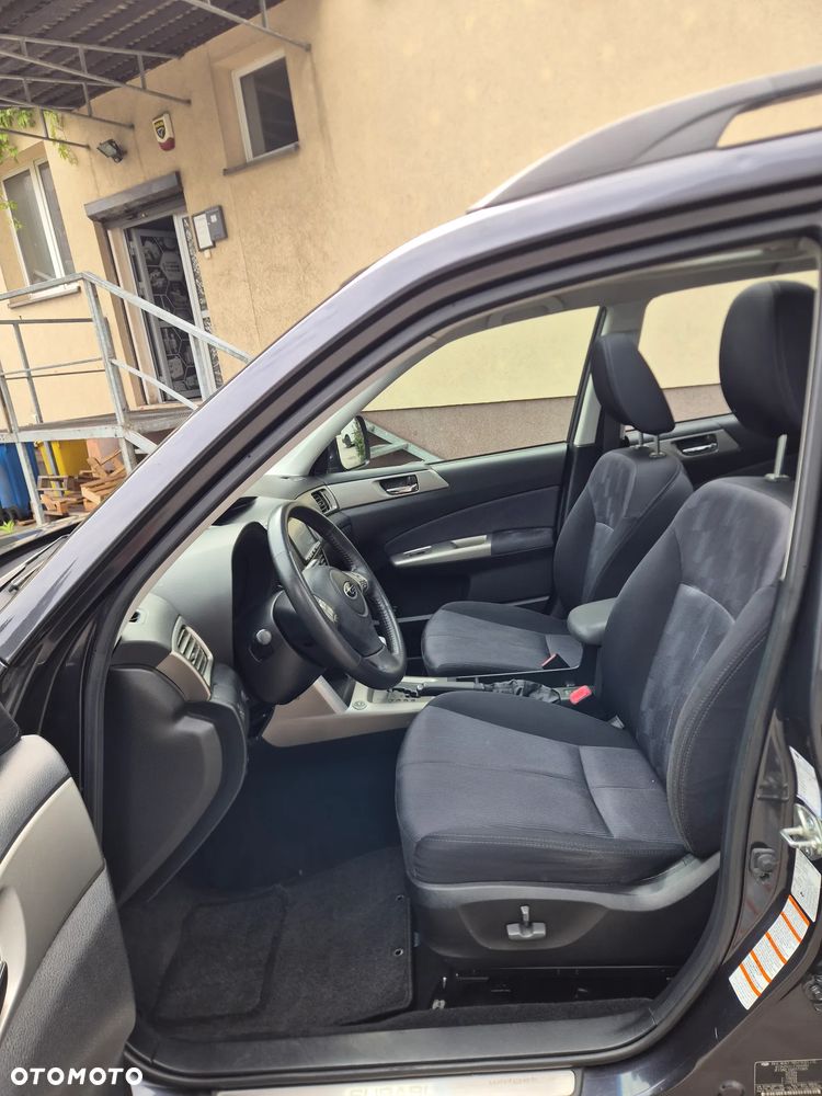 Subaru Forester 2.0 XE NAV Euro5 - 10