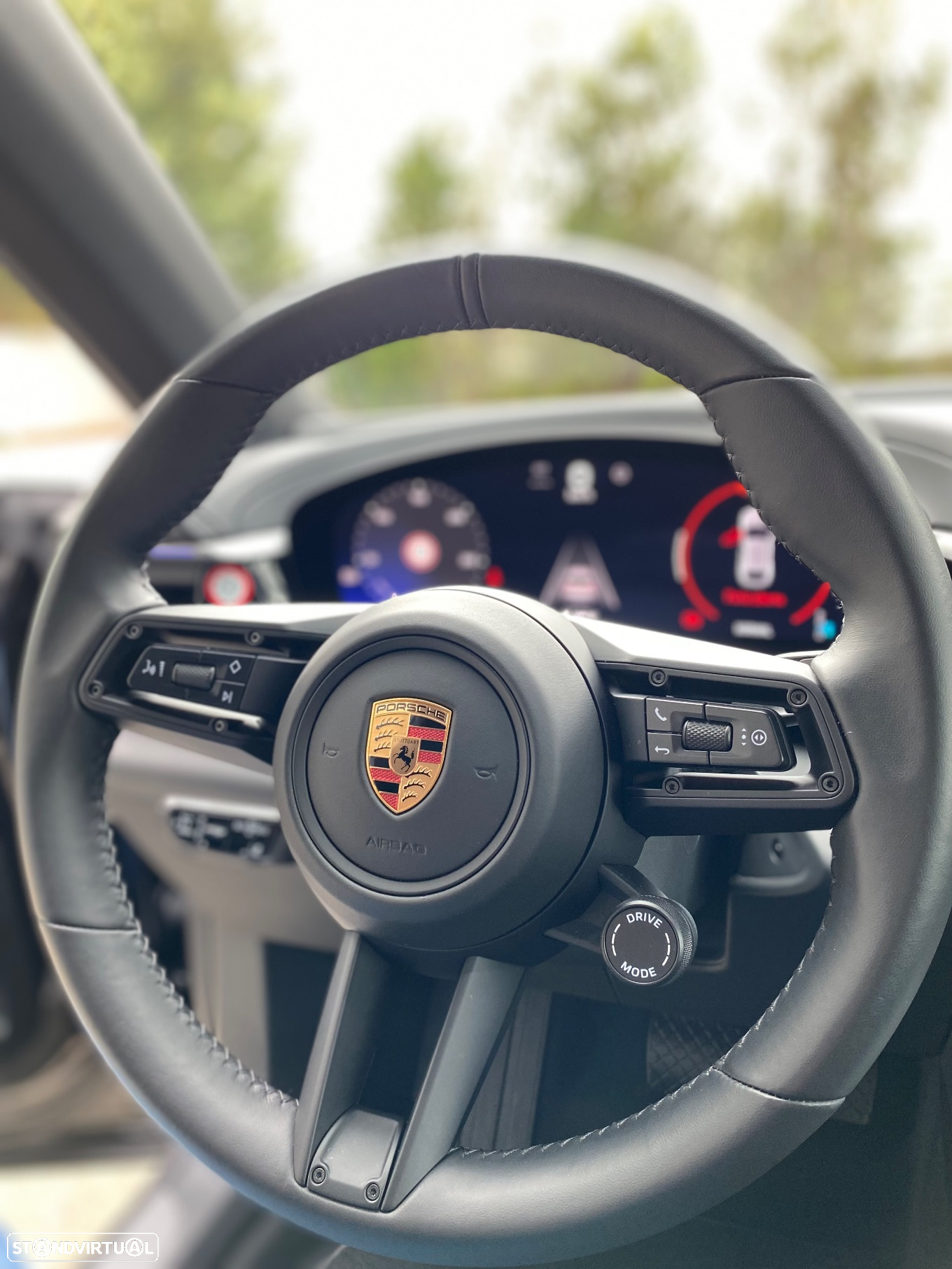 Porsche Macan Electric 4 - 16