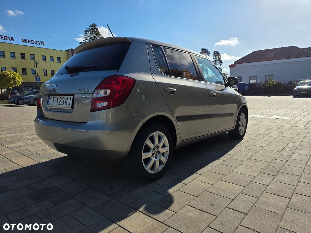 Skoda Fabia 2012 photo 5