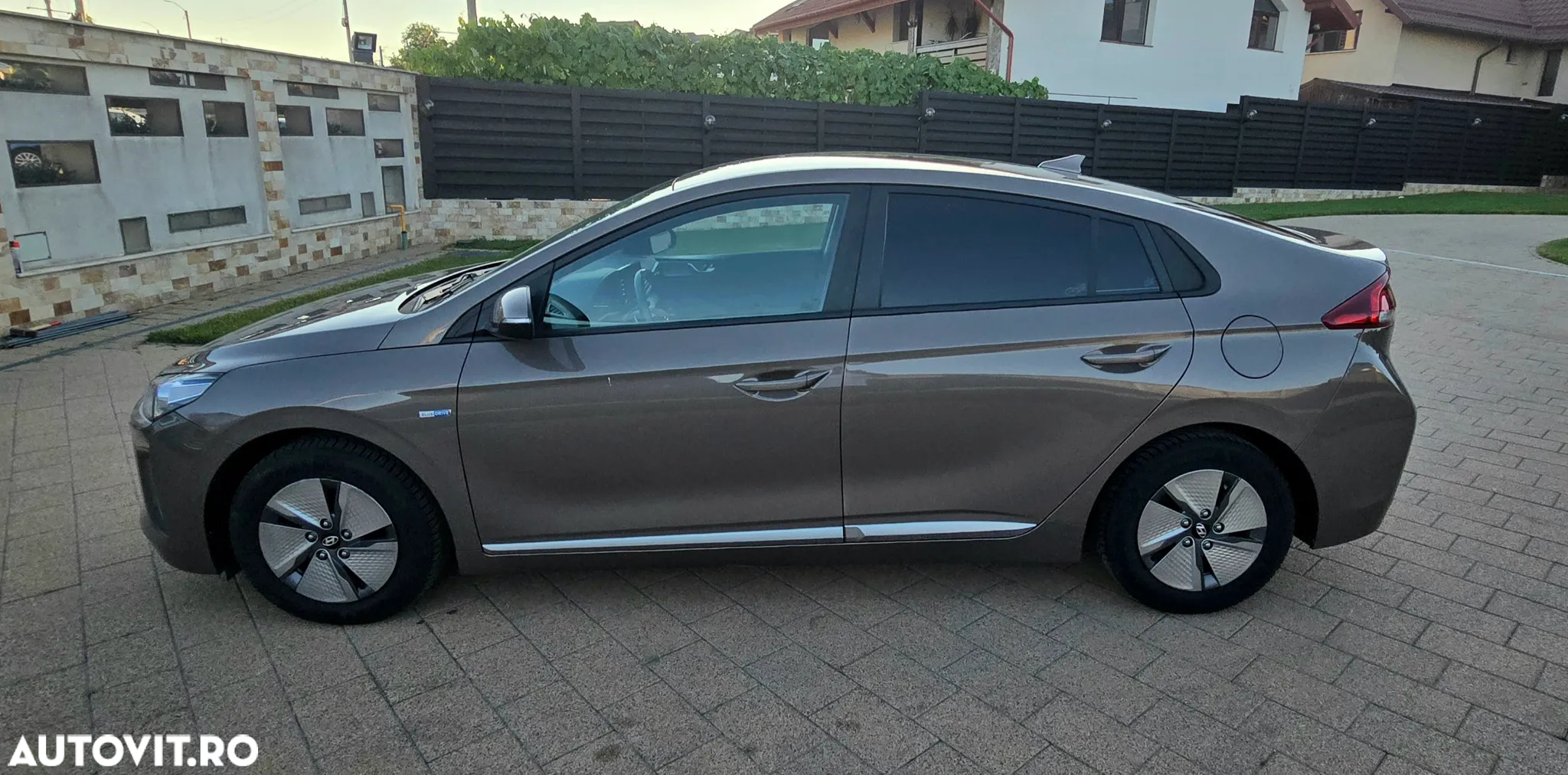 Hyundai IONIQ Hybrid 1.6 GDI Premium - 11