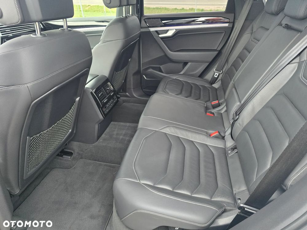 Volkswagen Touareg 3.0 V6 TDI SCR 4Mot R-Line - 18
