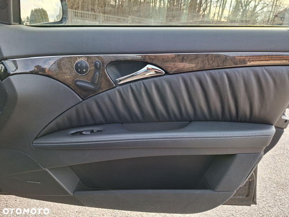 Mercedes-Benz Klasa E 55 AMG Automatik - 13