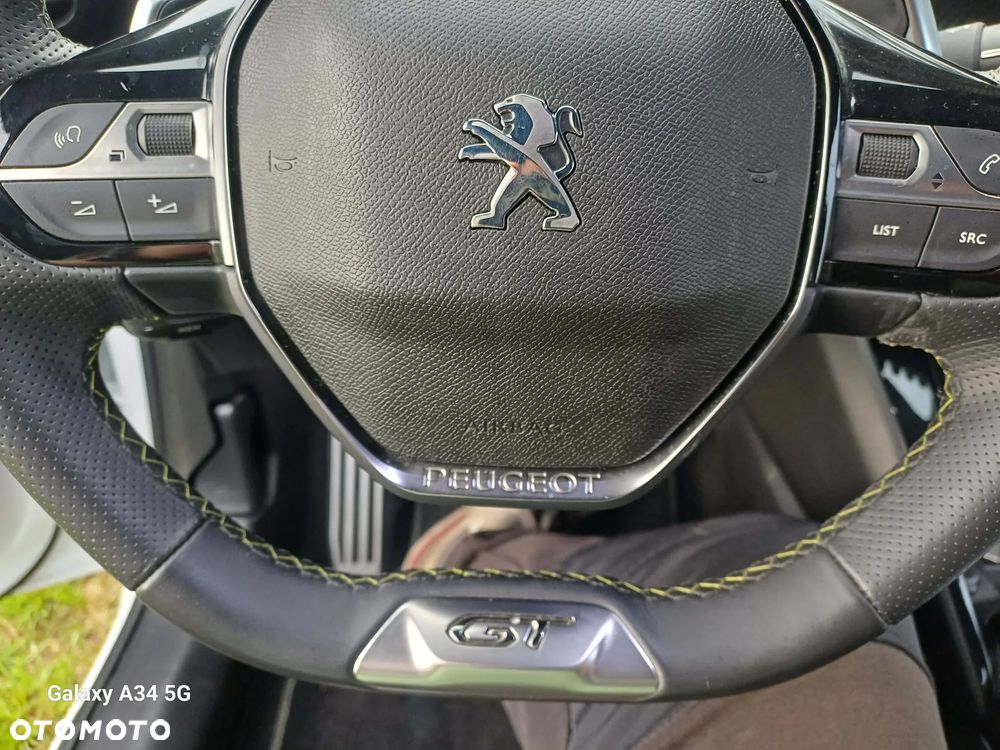 Peugeot 208 - 22