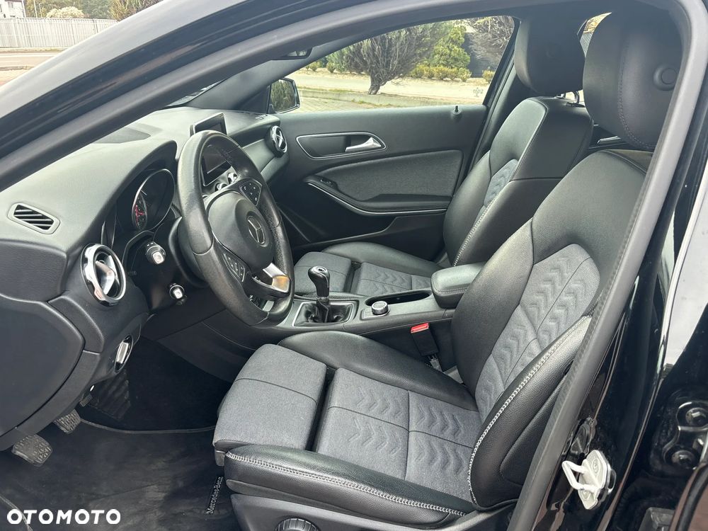 Mercedes-Benz GLA - 17