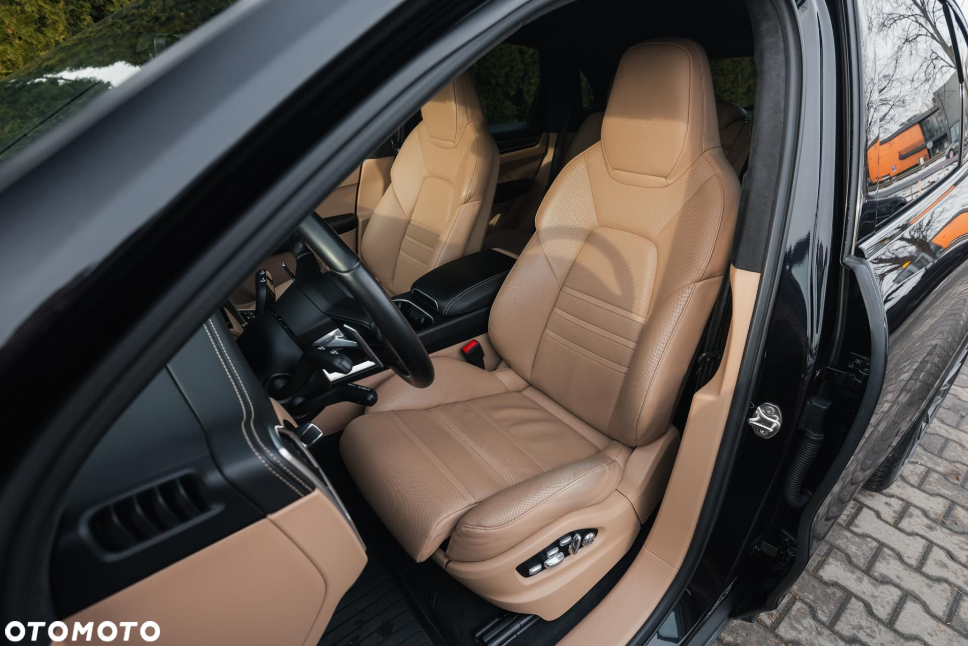 Porsche Cayenne Turbo - 11