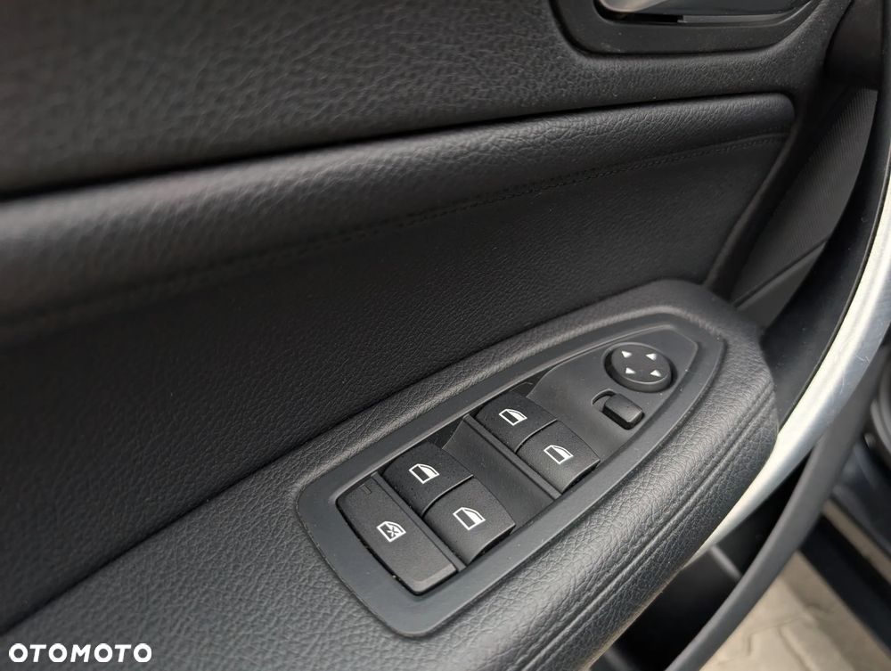 BMW Seria 1 116i - 23