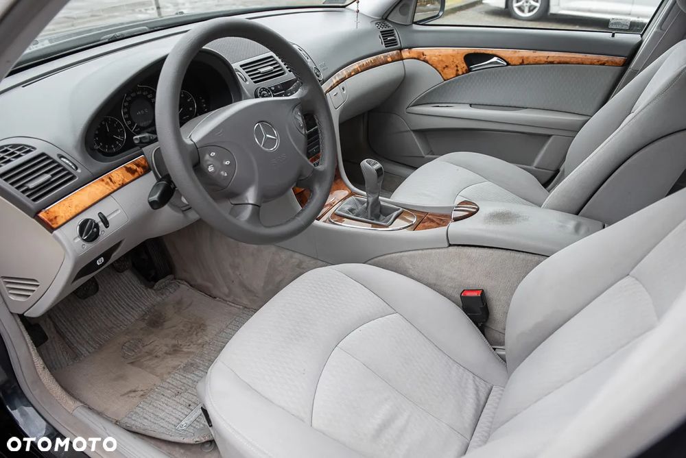 Mercedes-Benz Klasa E 200 CDI Elegance - 27