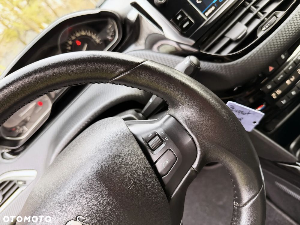 Peugeot 2008 PureTech 130 Stop&Start EAT6 Allure - 22