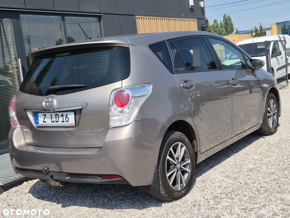 Toyota Verso 1.6 D-4D Prestige - 11