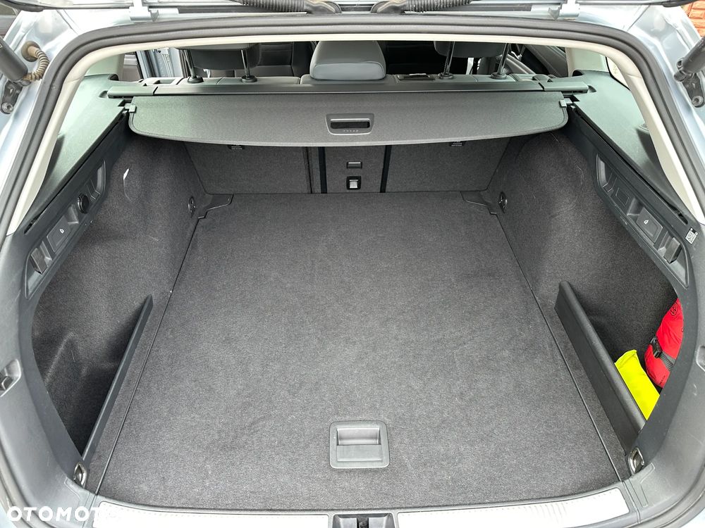 Volkswagen Passat - 30
