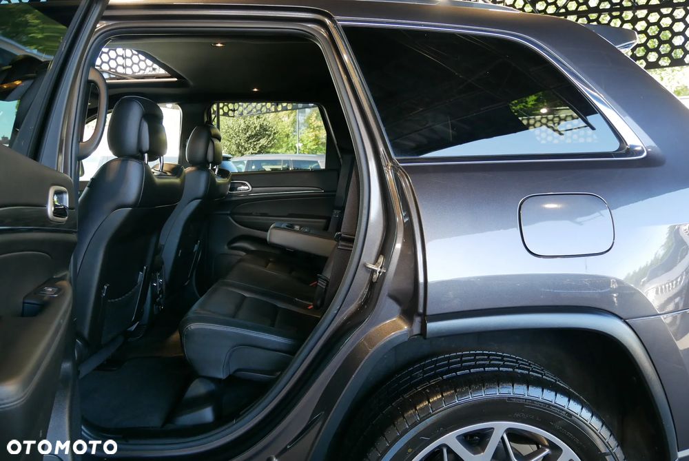 Jeep Grand Cherokee - 10