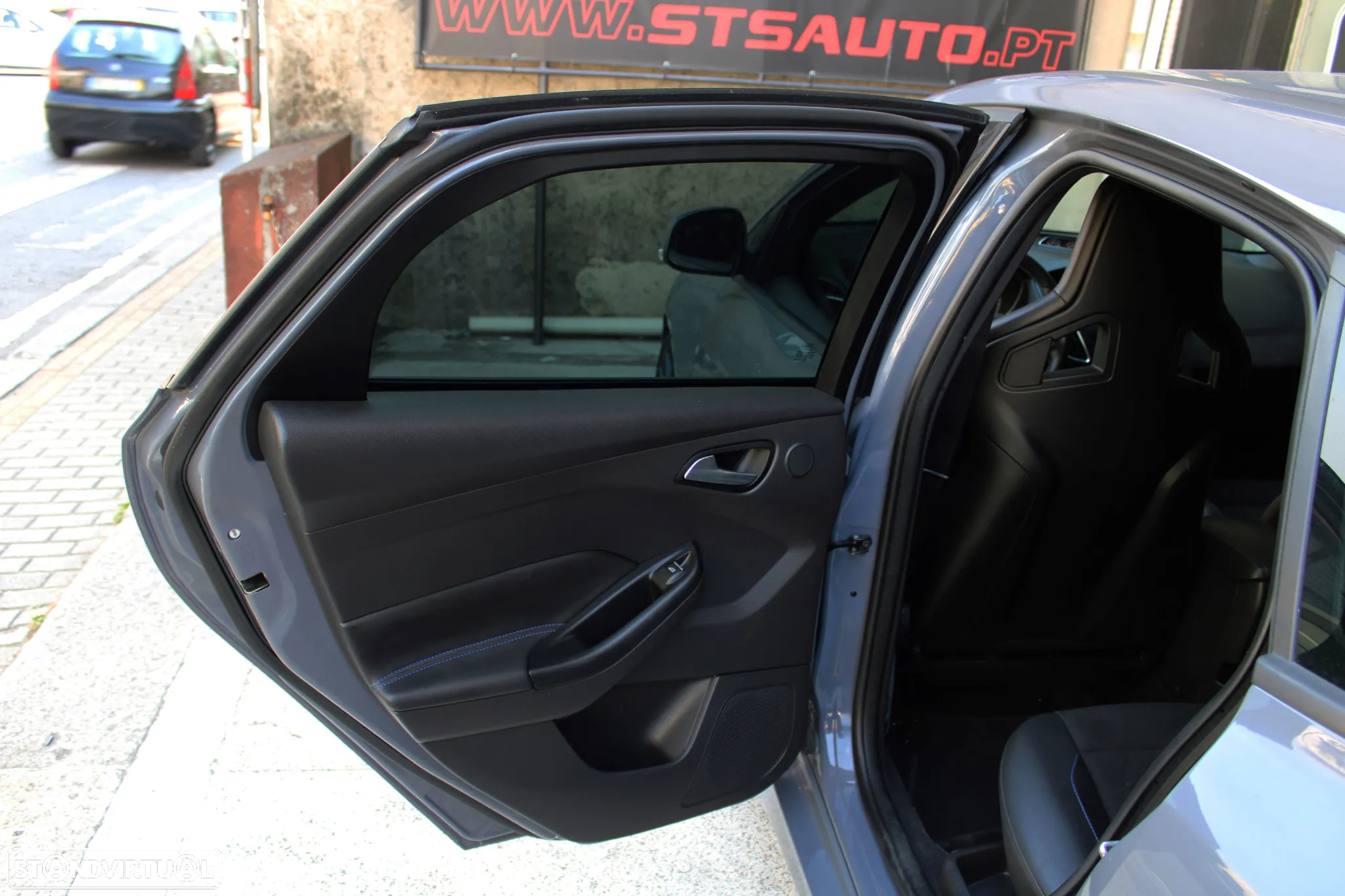 Ford Focus 2.3 EcoBoost RS - 24