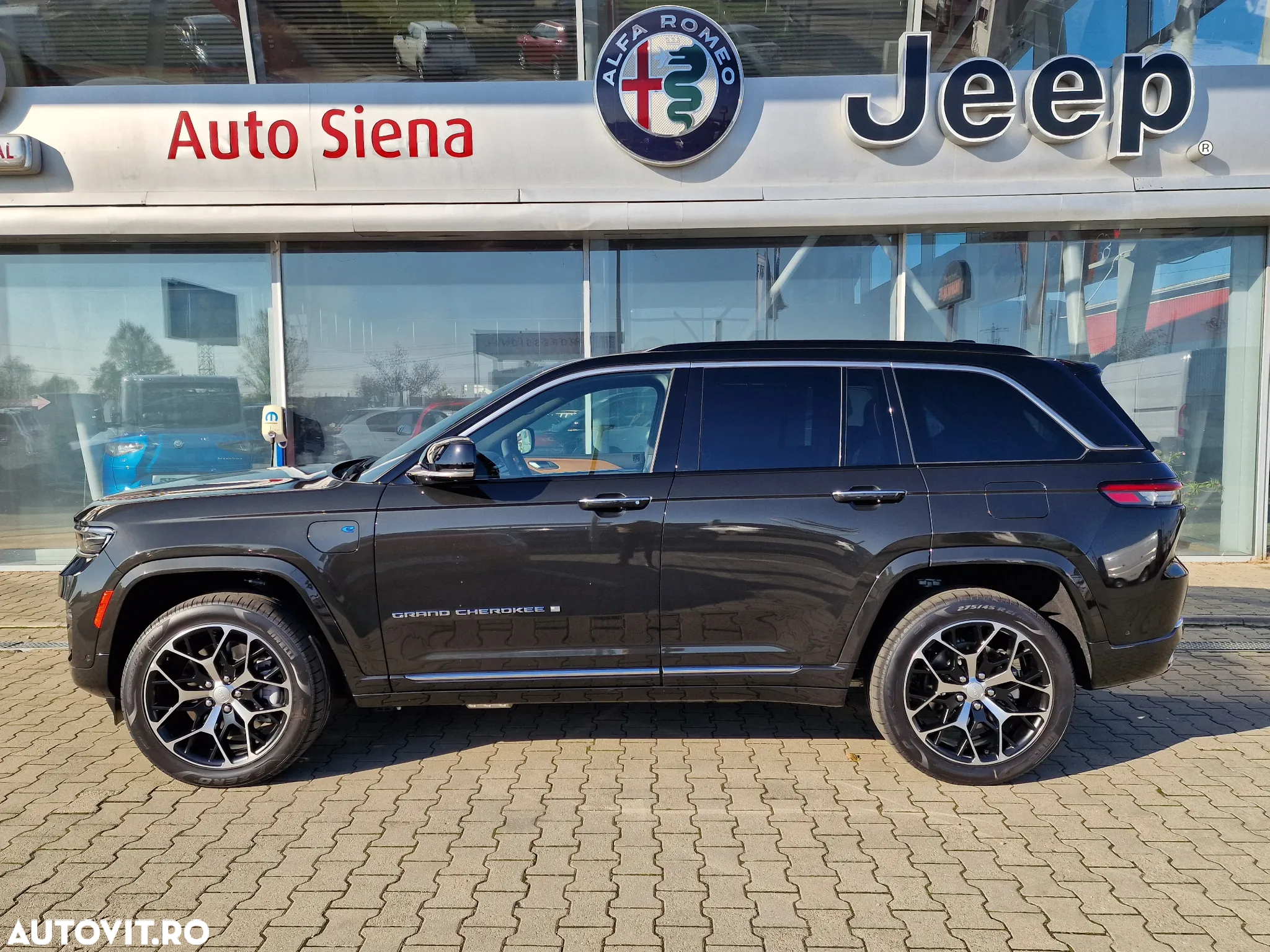 Jeep Grand Cherokee - 3