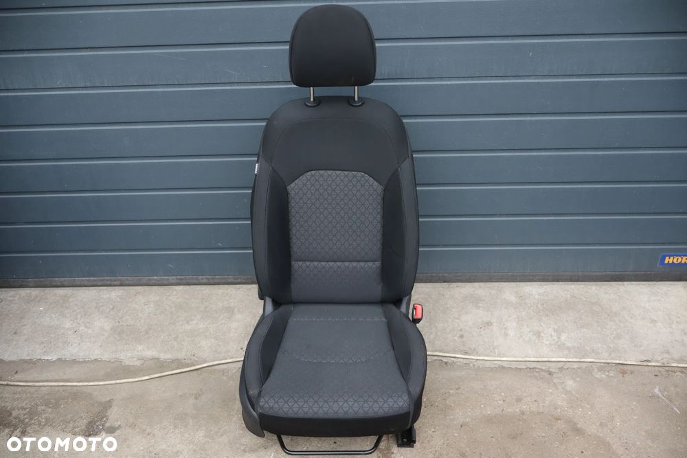 FOTEL PASAŻERA PRAWY KIA CEED III 3 LIFT 2021-2025 - 1