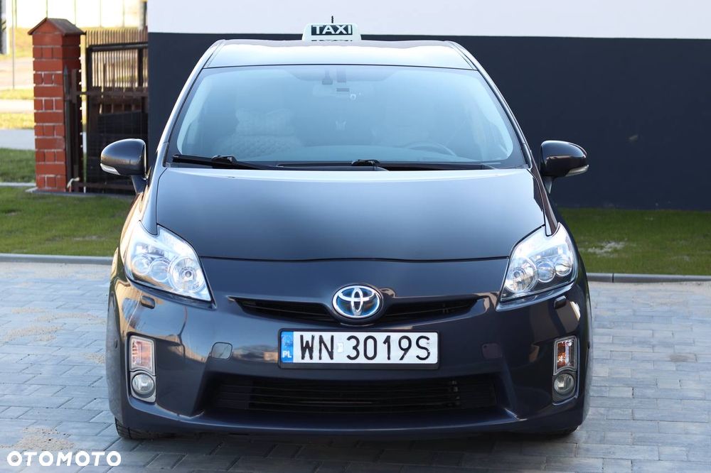 Toyota Prius - 4