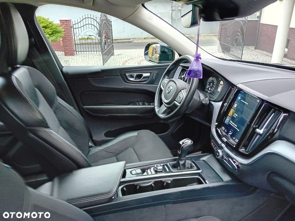 Volvo XC 60 D3 Momentum Pro - 22