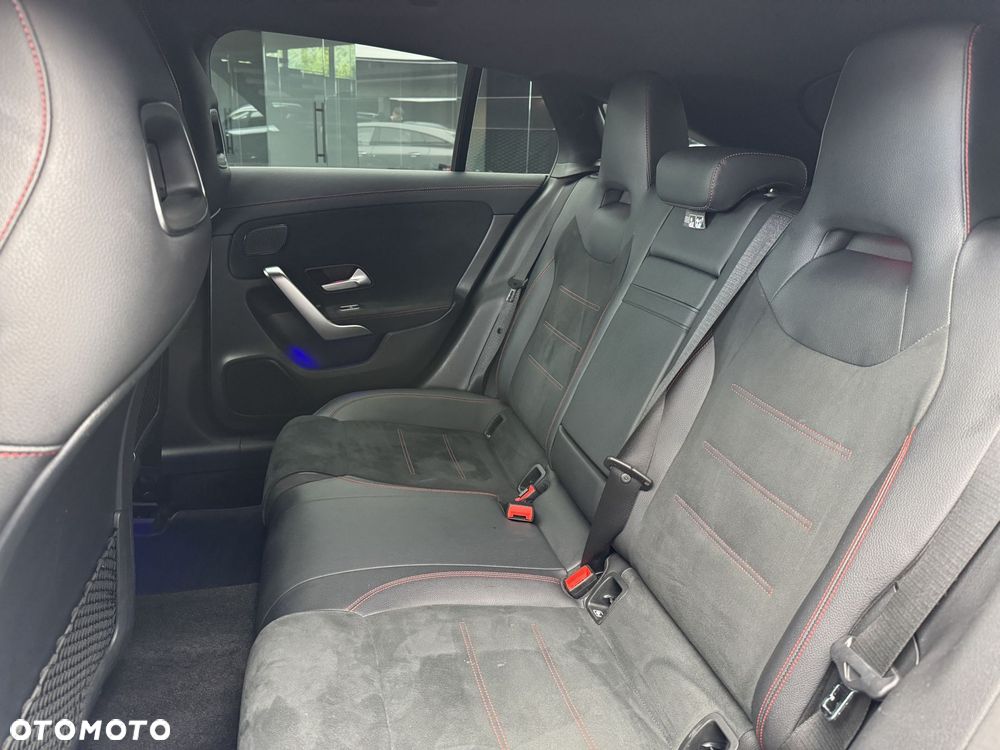 Mercedes-Benz CLA 200 AMG Line 7G-DCT - 15