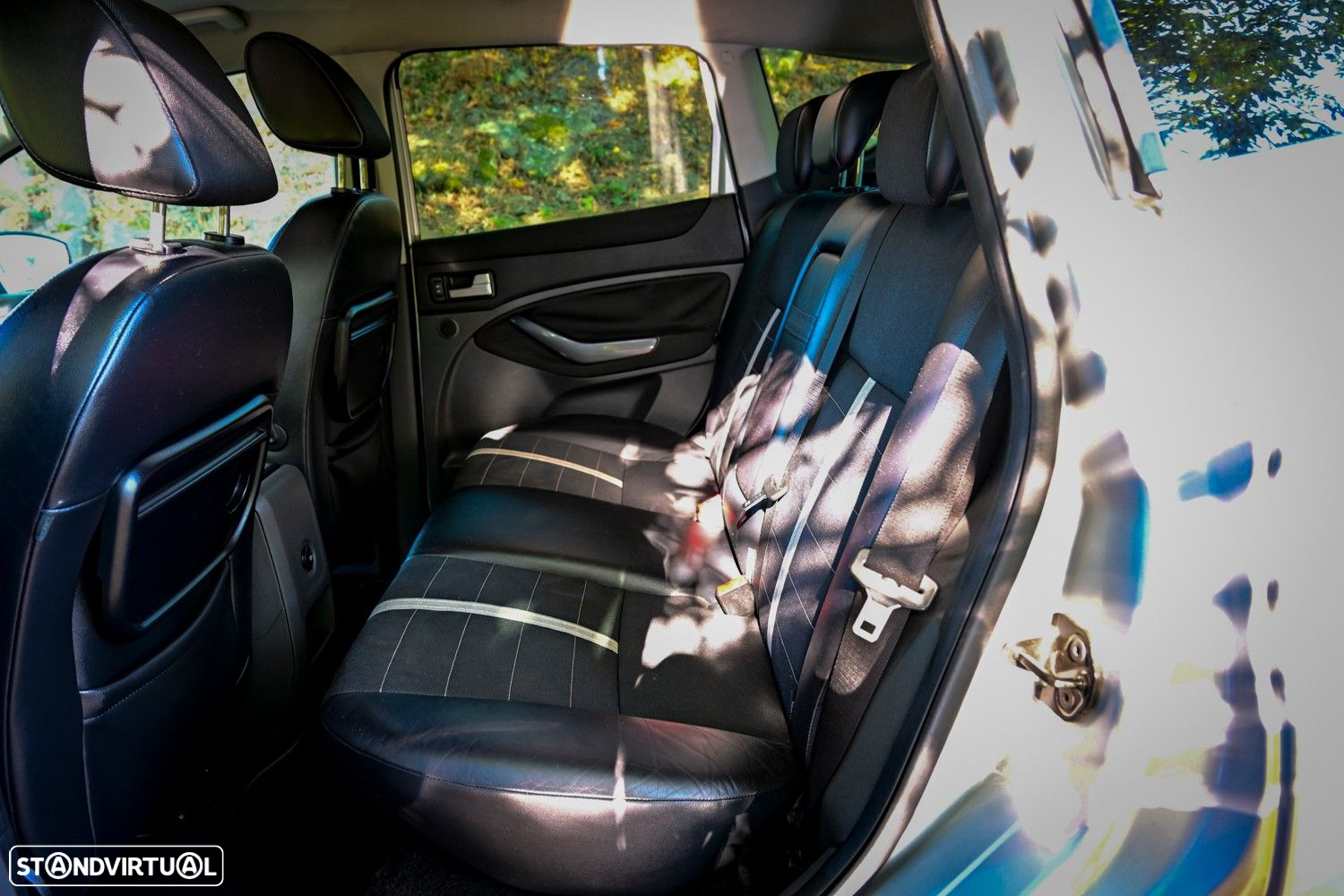 Ford Kuga 2.0 TDCi Titanium - 34
