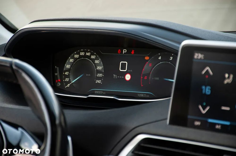 Peugeot 3008 BlueHDi 120 EAT6 Stop & Start Active - 8
