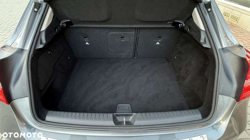 Mercedes-Benz GLA 200 Style - 34
