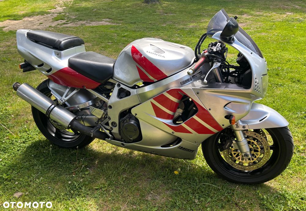 Honda CBR - 12