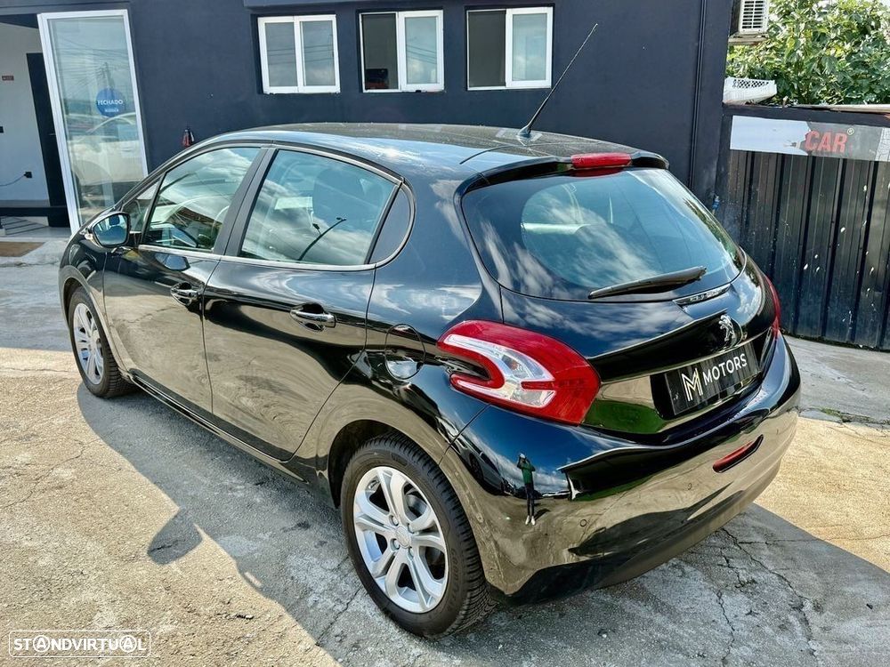Peugeot 208 1.2 VTi SE Style - 29