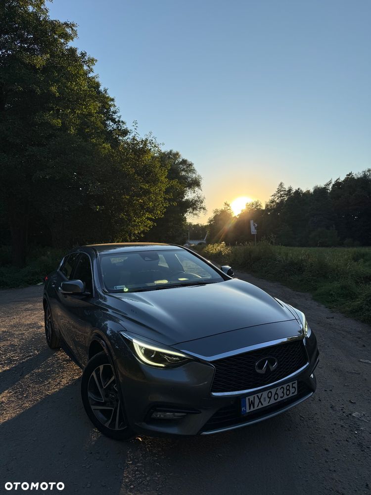 Infiniti Q30 1.6t Premium Tech 7DCT - 16