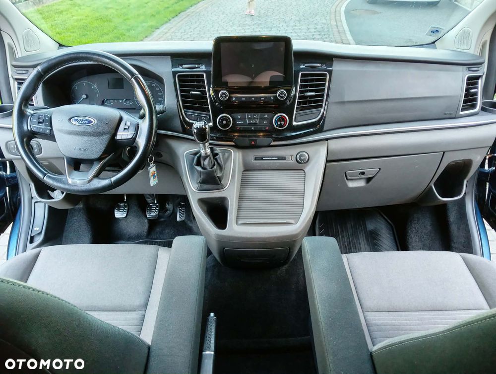 Ford Tourneo Custom - 8