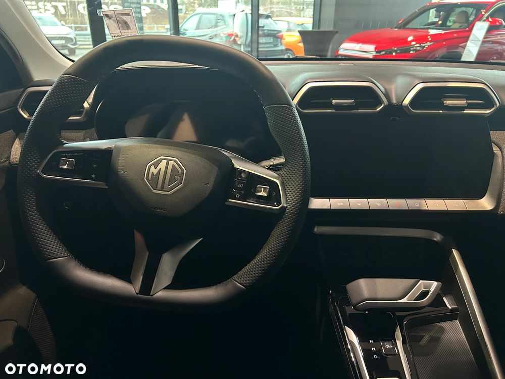 MG ZS Hybrid+ - 11