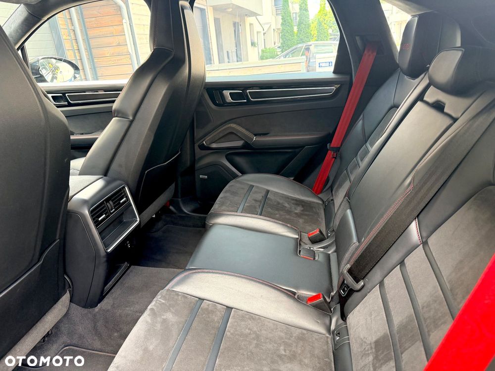 Porsche Cayenne GTS - 20