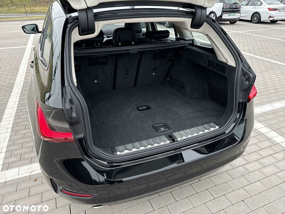 BMW Seria 3 320d Sport Line - 31