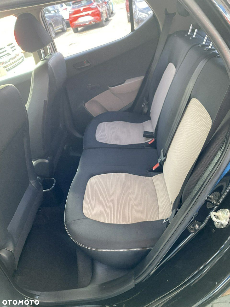 Hyundai i10 - 16