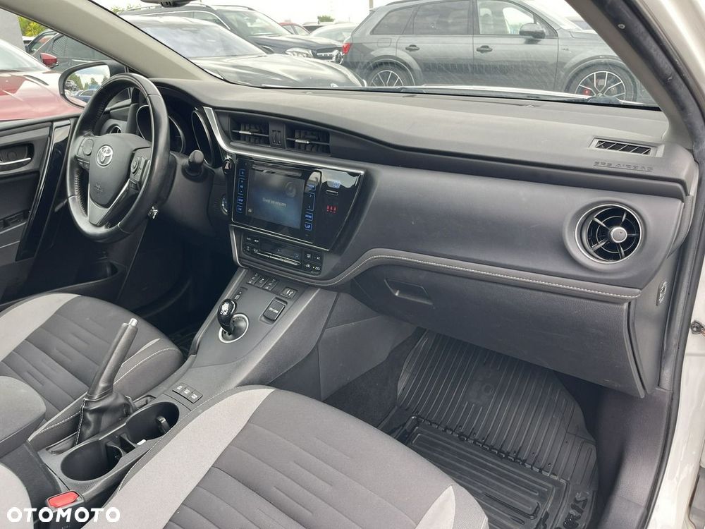 Toyota Auris Hybrid 135 Comfort - 11