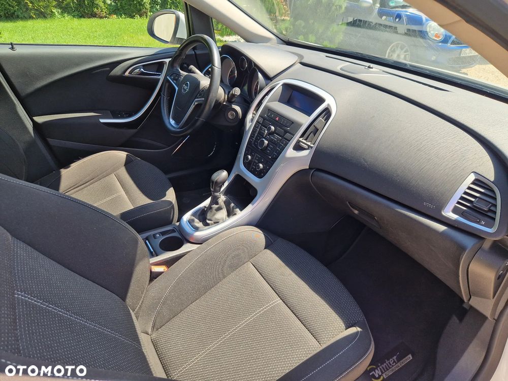 Opel Astra 1.6 Turbo - 36