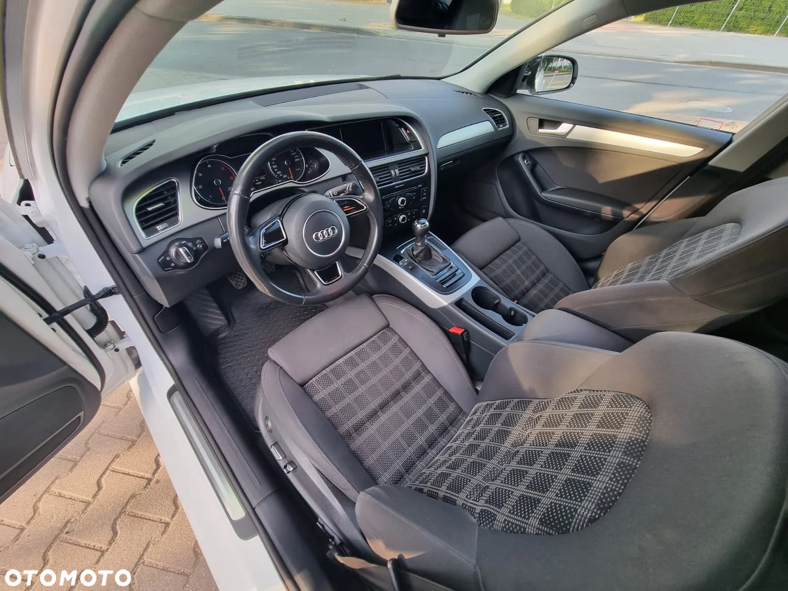 Audi A4 2.0 TDI - 11