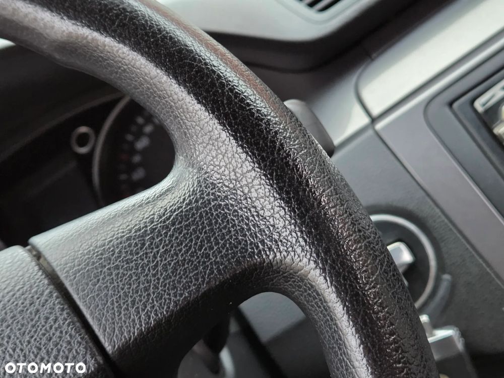 Volkswagen Passat 2.0 TDI DPF DSG Trendline - 35