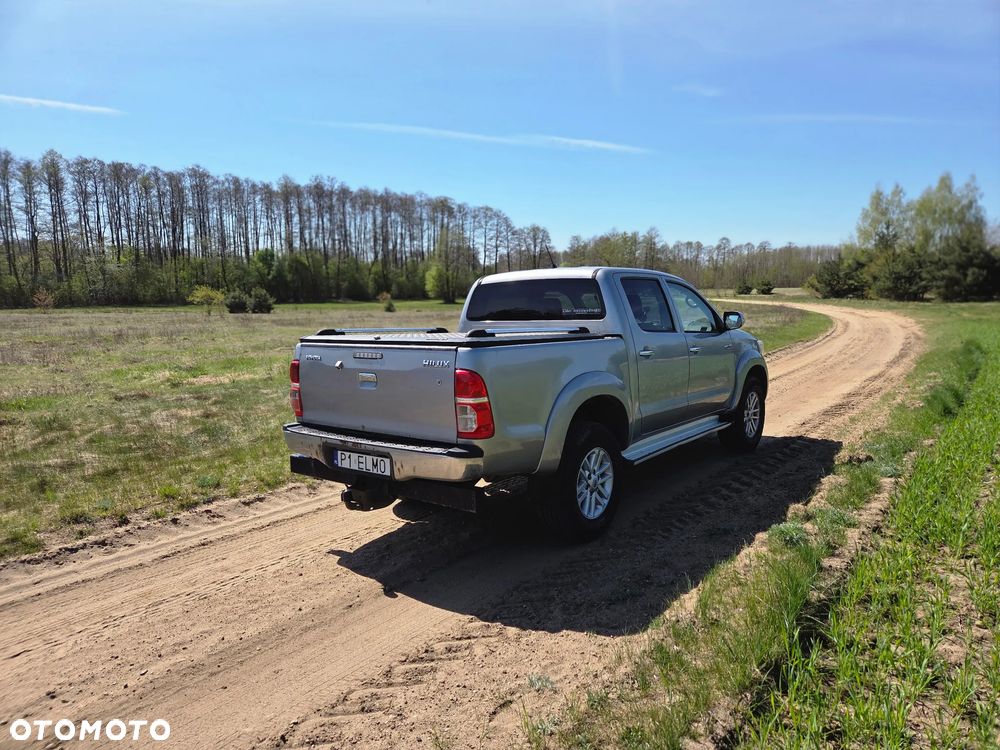 Toyota Hilux 3.0 D-4D SR5 - 3