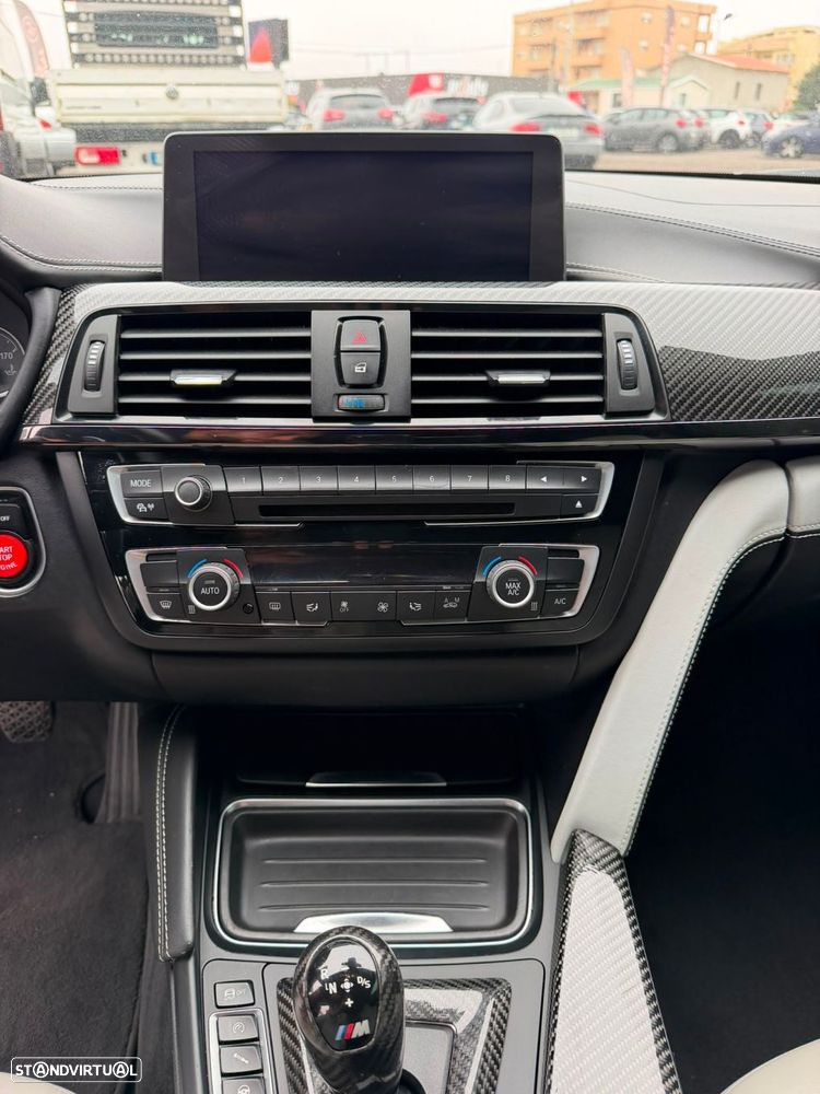 BMW M4 Auto - 35