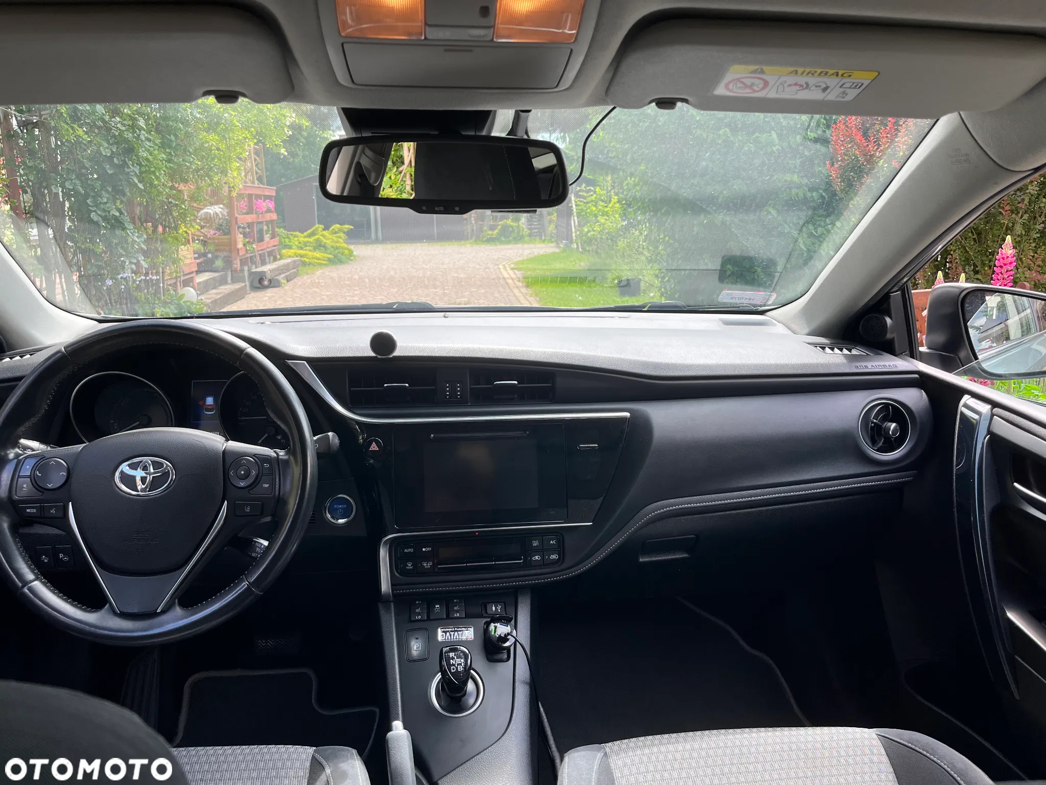 Toyota Auris Hybrid 135 Selection - 8