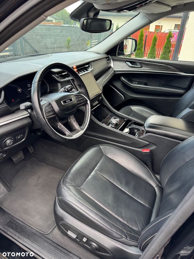 Jeep Grand Cherokee - 21