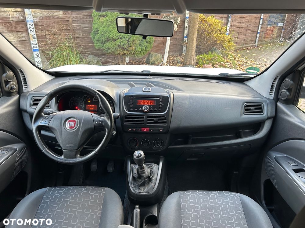 Fiat Doblo 2011 photo 2