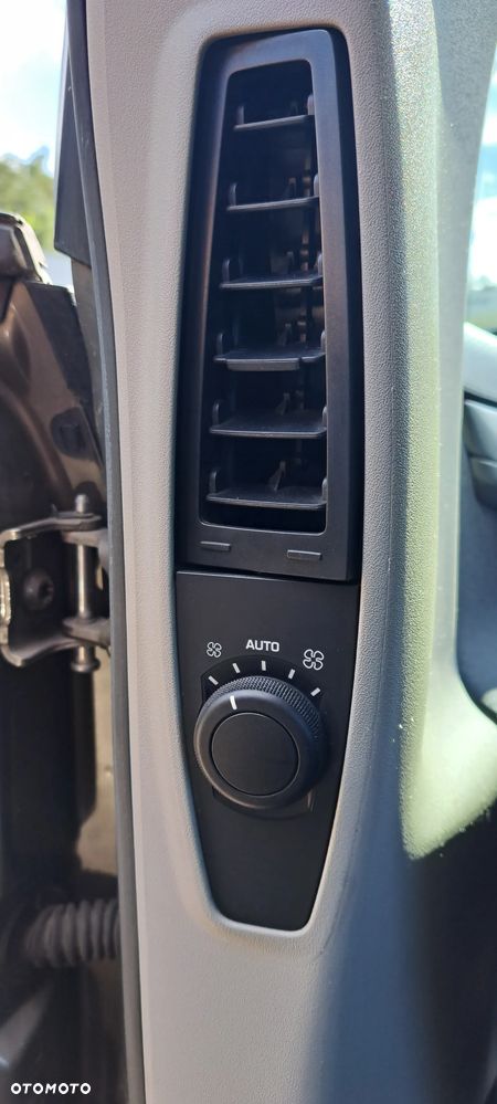 Citroën C4 Picasso 1.6 HDi Impress - 24
