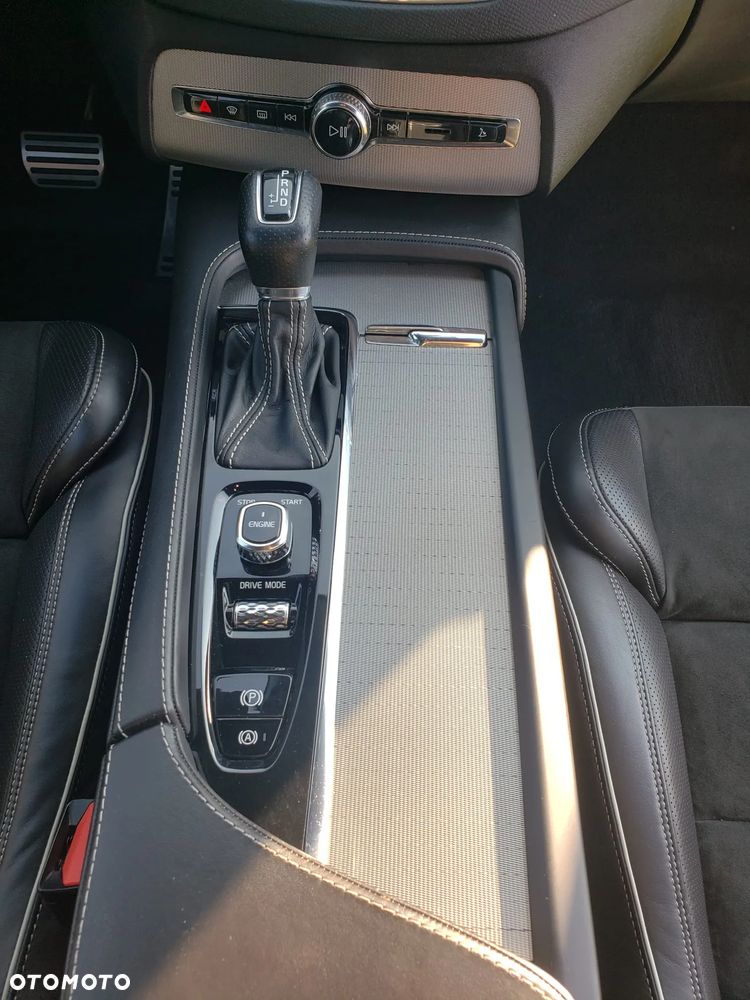 Volvo XC 90 T5 AWD Geartronic RDesign - 13