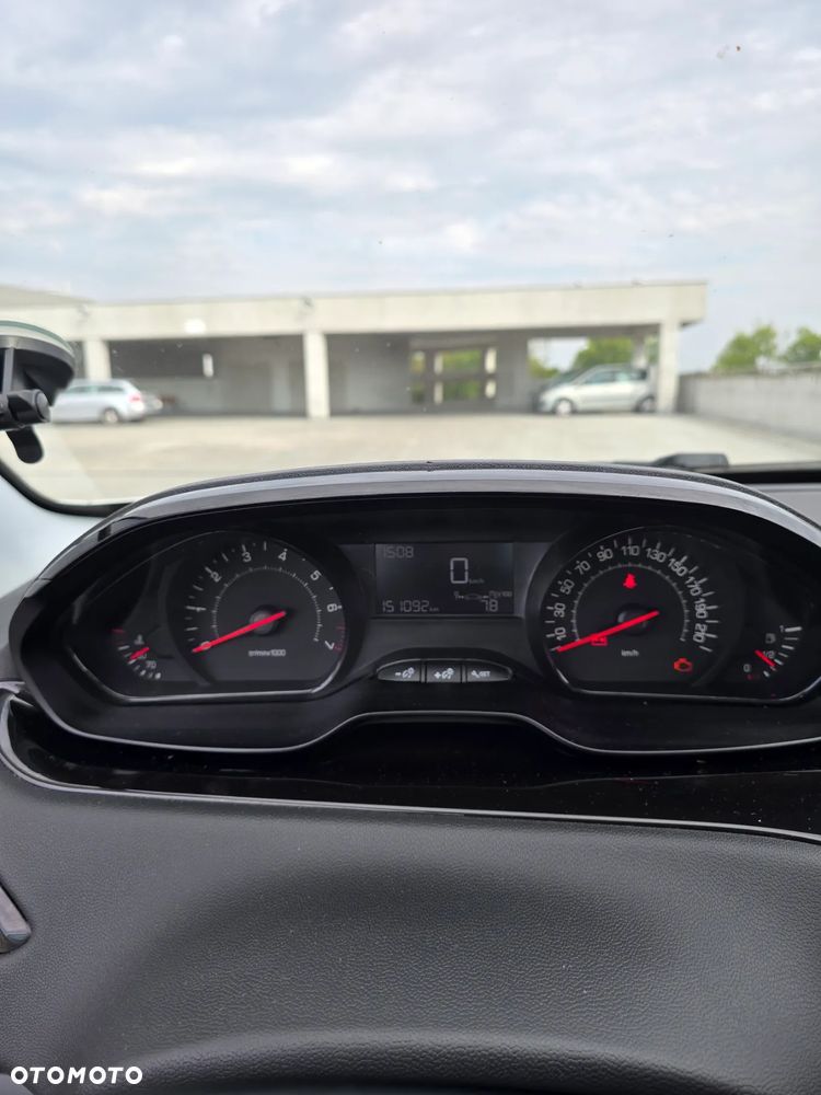 Peugeot 208 - 7