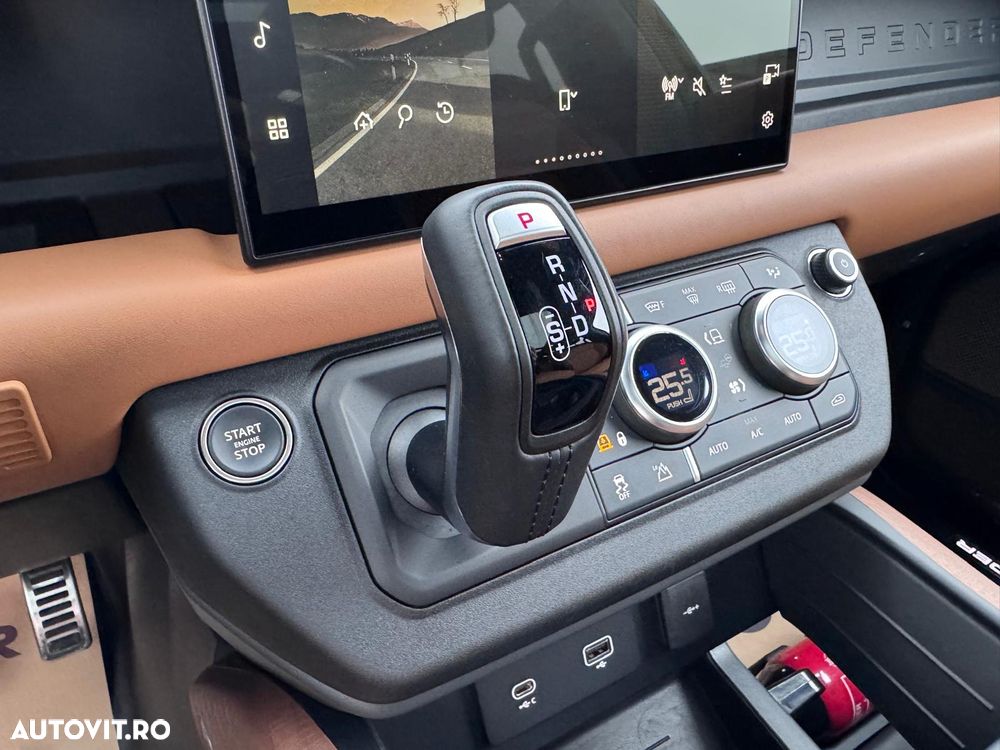 Land Rover Defender 110 3.0 P400 MHEV X - 31